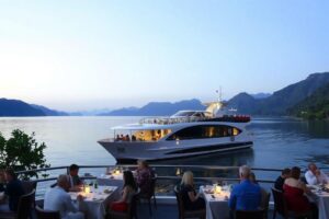 3 Restaurant ferry dining di atas air